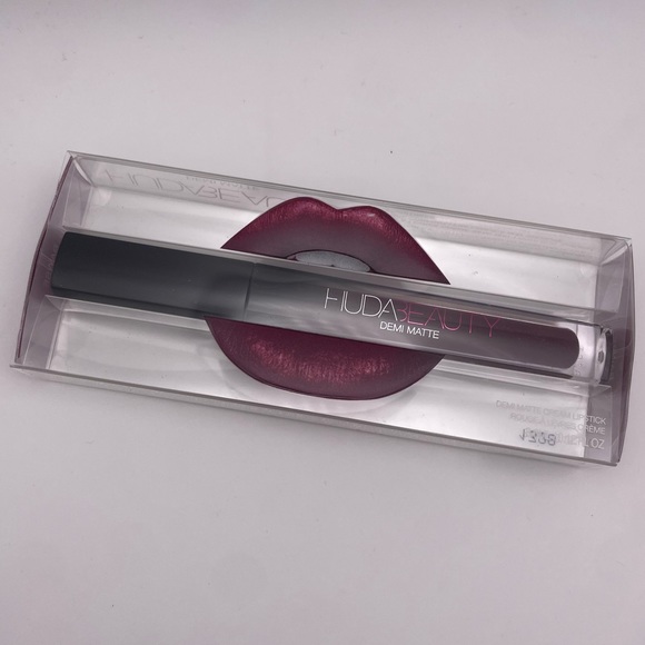 🌟DISCONTINUED🌟 HUDA BEAUTY Demi-Matte Liquid Lipstick in “Bawse” (Brand New!) - Picture 8 of 10